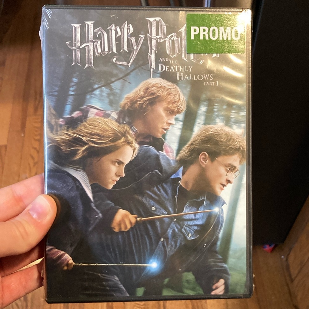 NWT Harry Potter and the Deathly Hallows Part 1 DVD